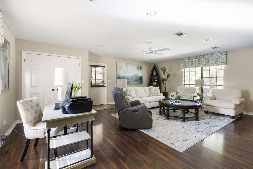 Living Room designed by Design on a Dime Interiors in Montgomery County, Texas
