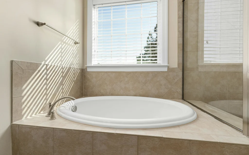 Short curtains for a bathroom