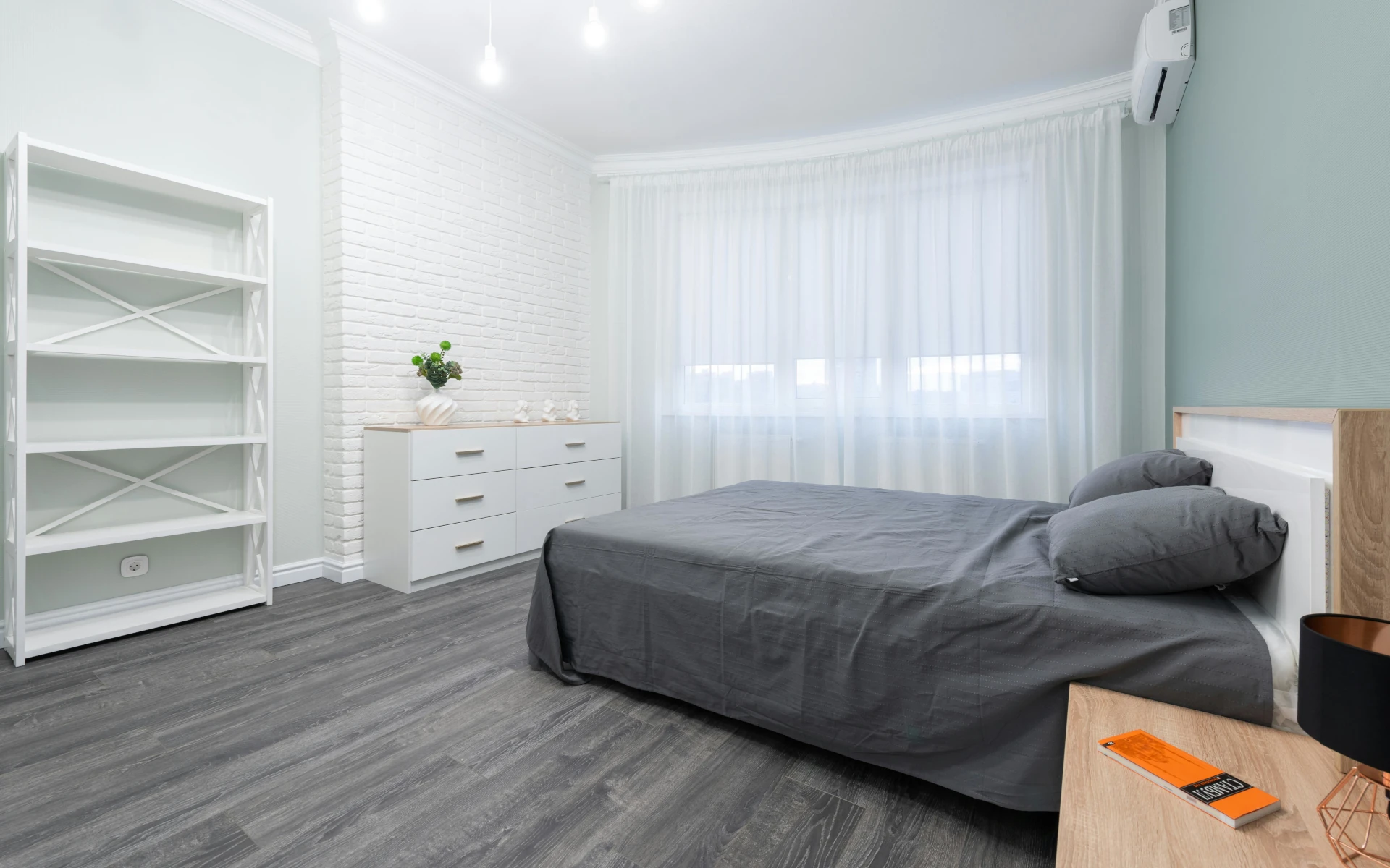 Installation-of-laminate-flooring