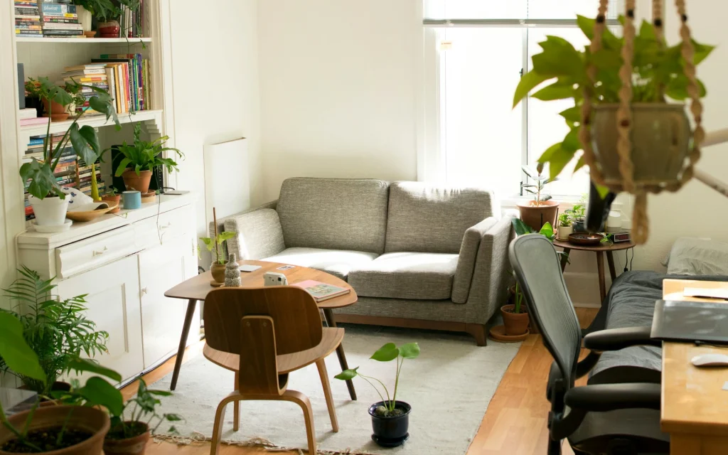 An inspiration for a decorated living room