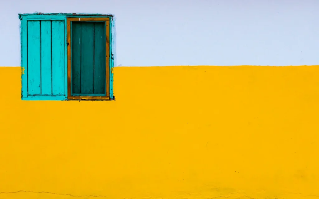 Easy wall paint with painter's tape