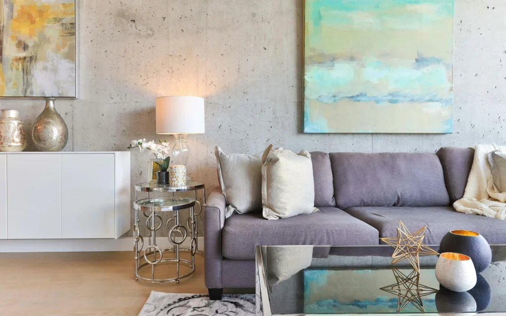 Two-bedroom apartment with modern colors