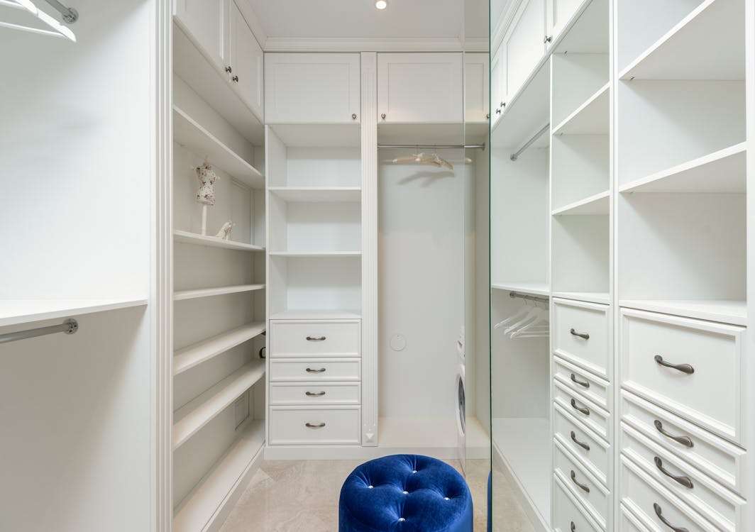 Designing a walk-in white closet