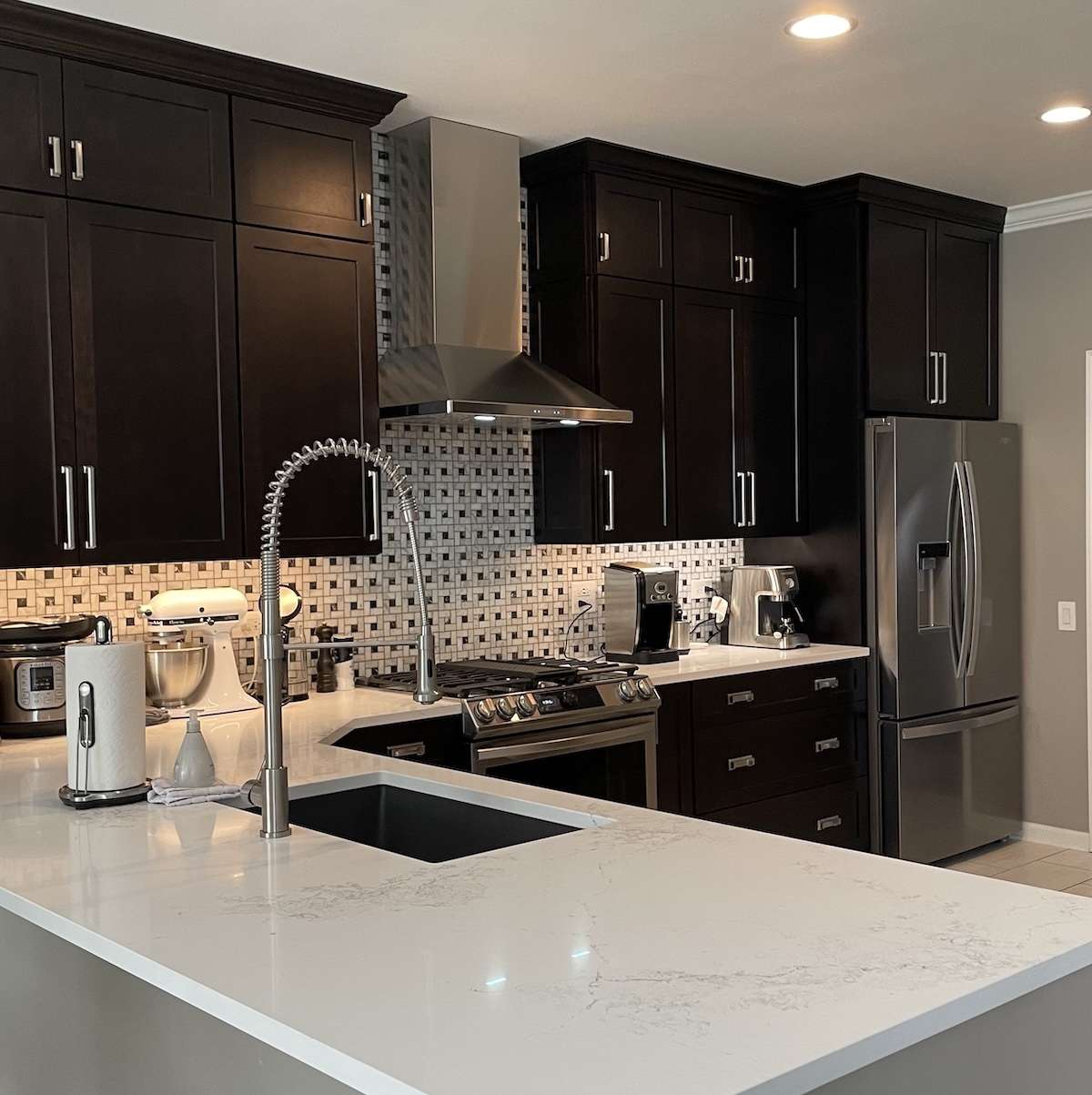 dark kitchen cabinets