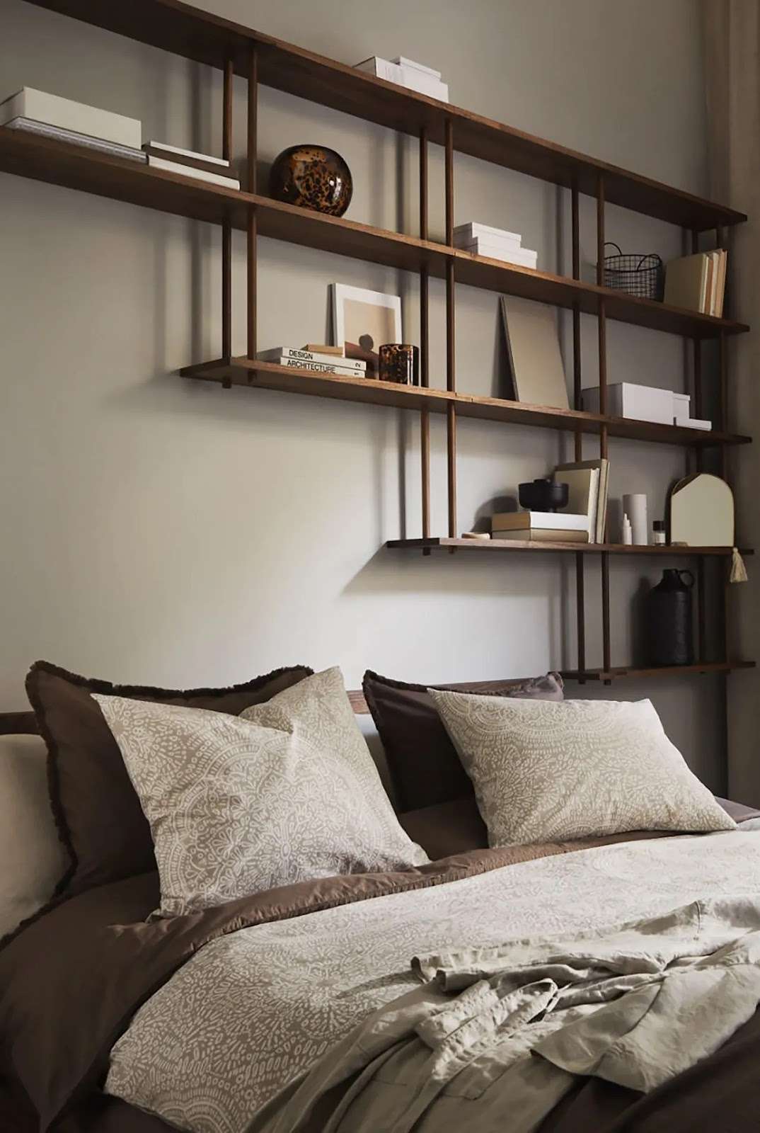 Ceiling-Height Shelves to Maximize Bedroom Storage