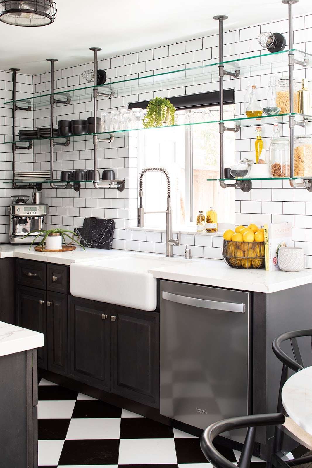Bracket Style: Hidden or Highlighted?