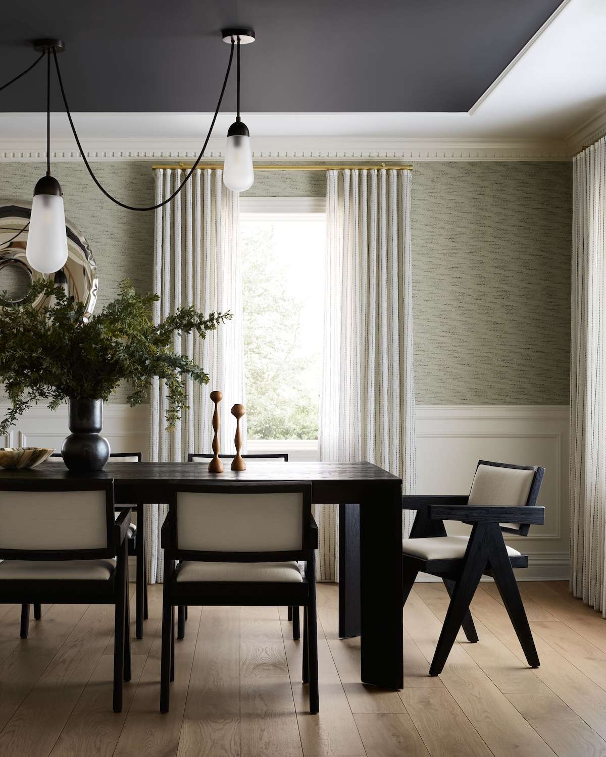 Wainscoting With Wallpaper