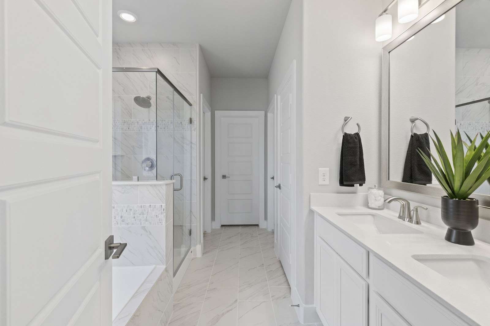 Sustainable Walk-In Shower Ideas That Don’t Skimp on Style