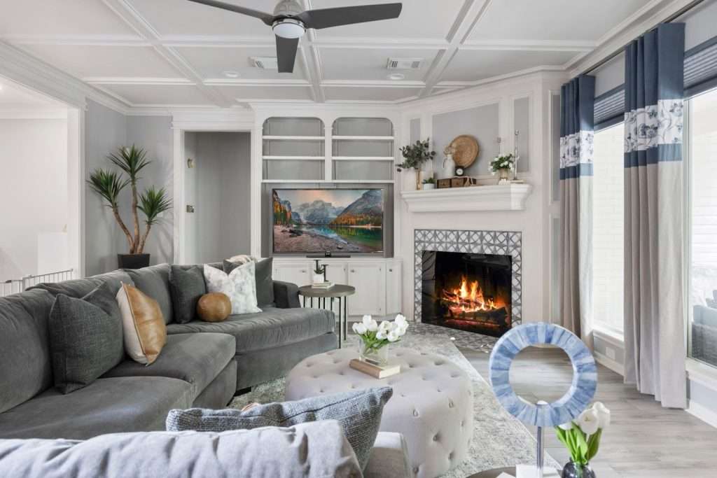 drapery and blinds for the living room