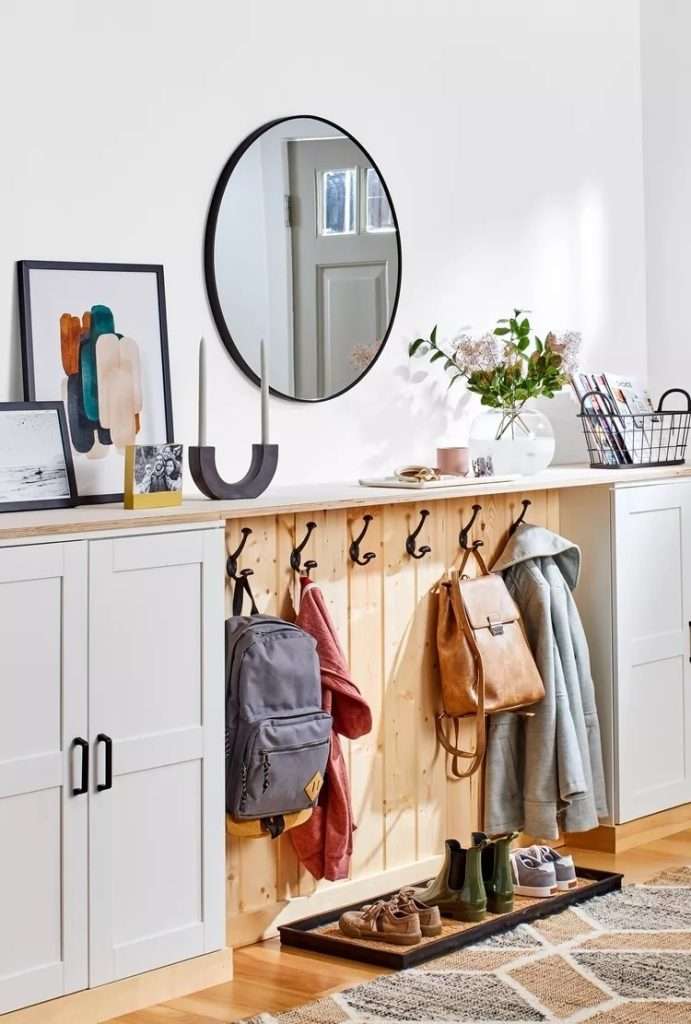 Kid-Friendly Zones, Pets, and Seasonal Swaps for Entryway