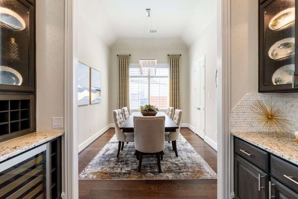 dining room rug sizing