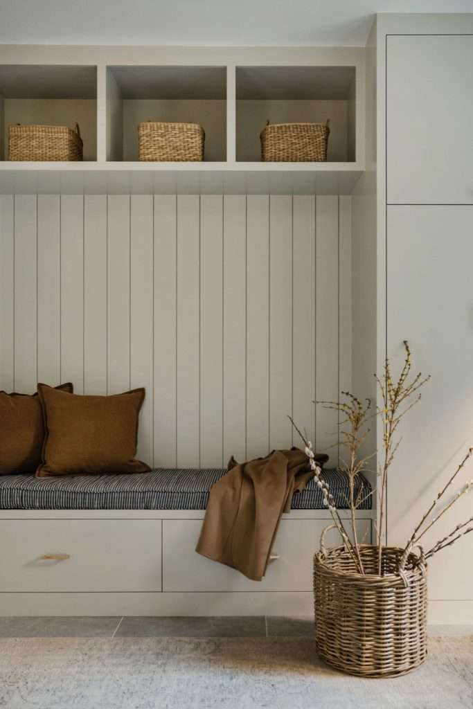 entryway organisation