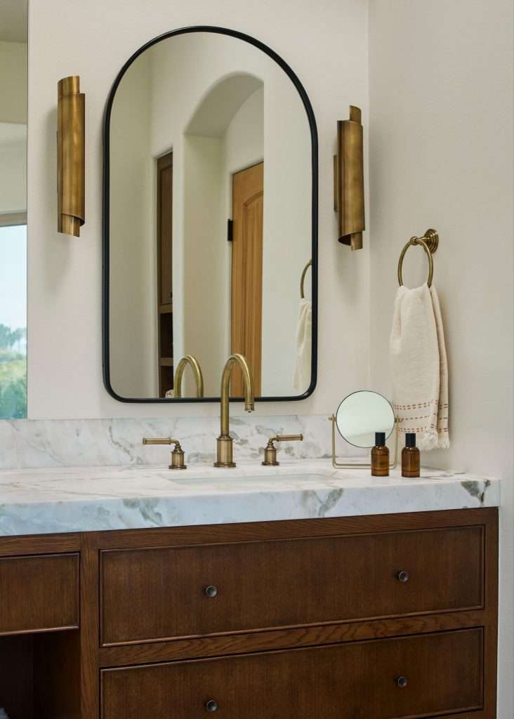 arched mirror